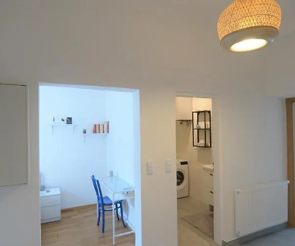 2-rooms; And Relax! Near Main Station Apartment *